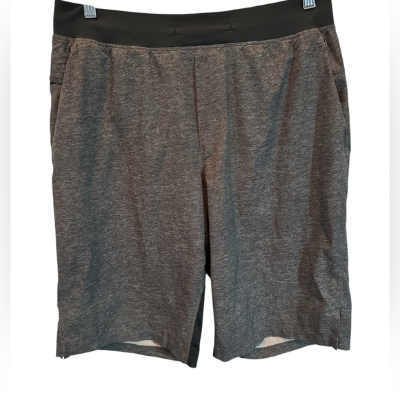 Lululemon Mens Heather Gray Unlined Train Performance Shorts 11" Size L Stretch - Picture 1 of 7